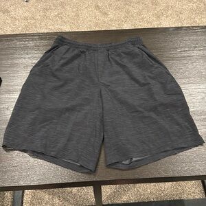 Lululemon Men’s Medium Pace Breaker Linerless 9” Black and Grey